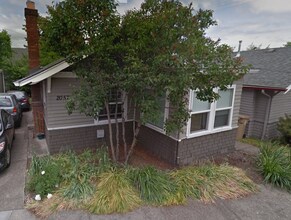 Building Photo - 2057-2059 NW Jackson Ave