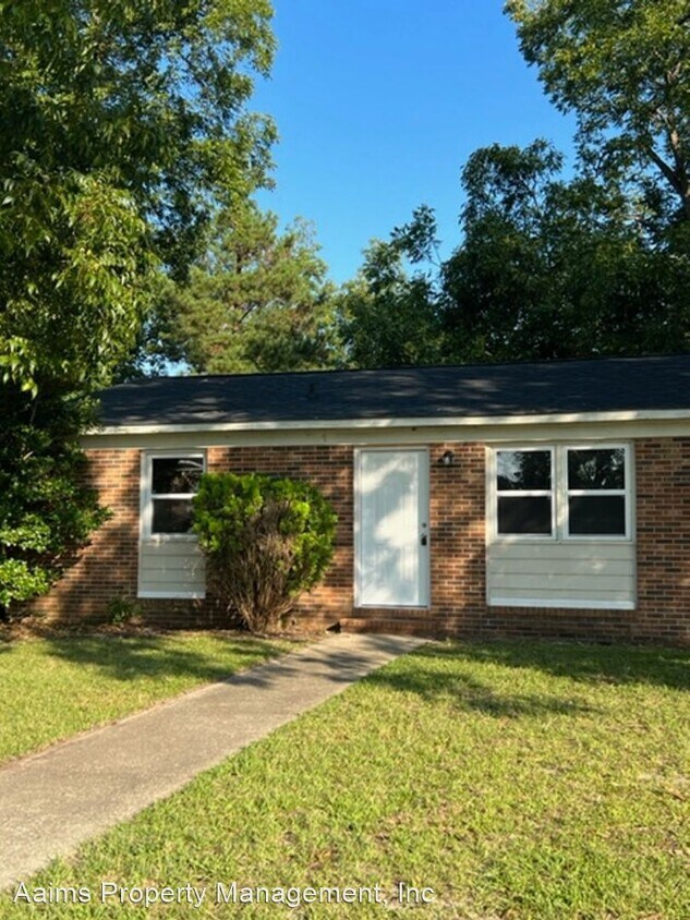 2 br, 1 bath House 1224 Southwood Drive House Rental in