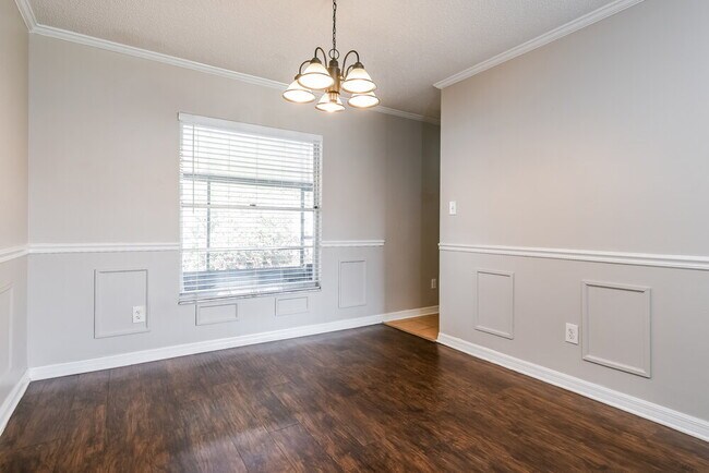 Foto del edificio - 2629 Saffron Dr