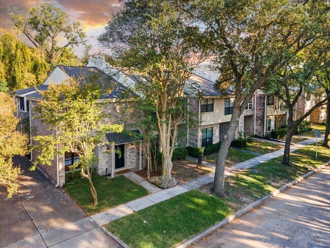 Foto del edificio - 6721 Belmont St