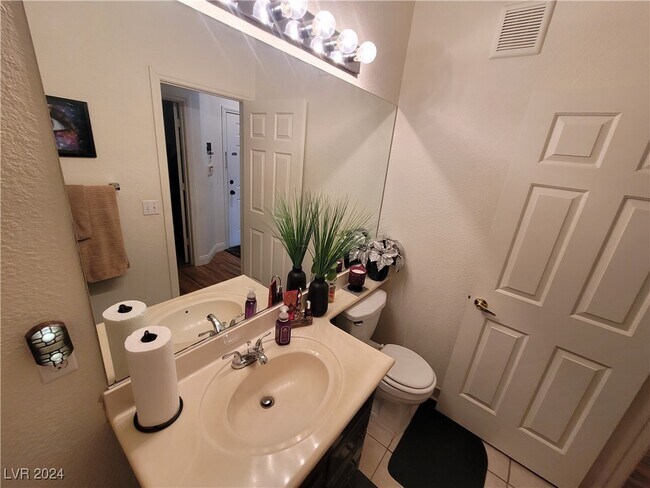 Foto del edificio - 7450 S Eastern Ave