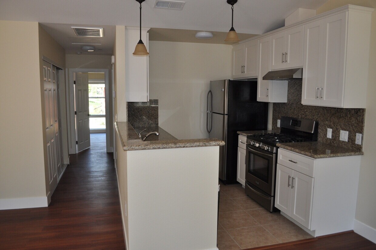 Foto principal - 2 Bed, 2 Bath Unit in Cardiff By The Sea
