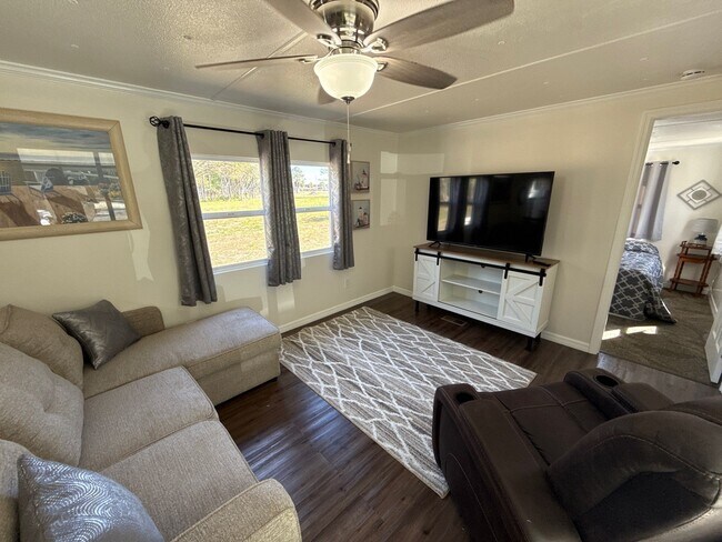 Foto del edificio - 8811 W Arber Ct