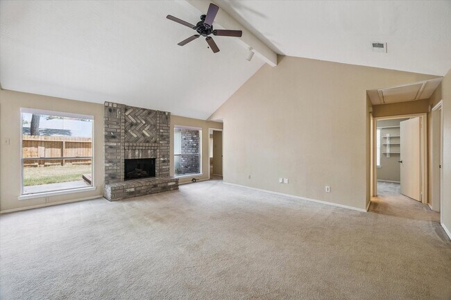 Building Photo - 16330 Leamington Ln