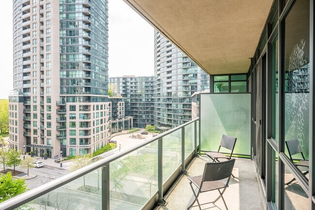 Building Photo - 209 Fort York Blvd