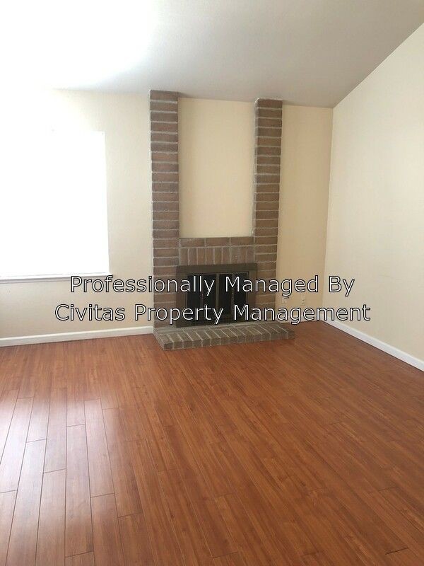 Building Photo - 151 Checkers Dr