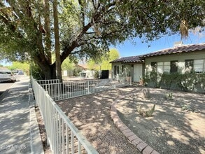 Building Photo - 606 E San Juan Ave