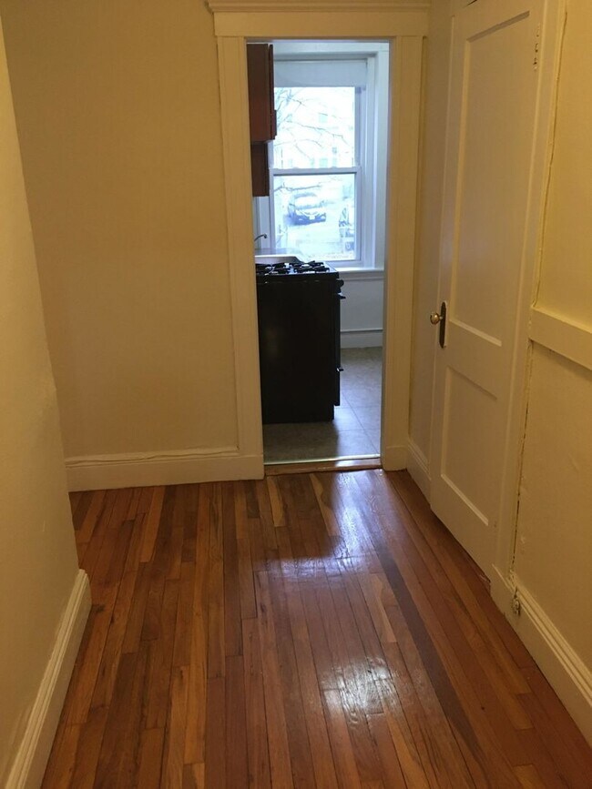 Photo - 5 Walbridge St Apartment