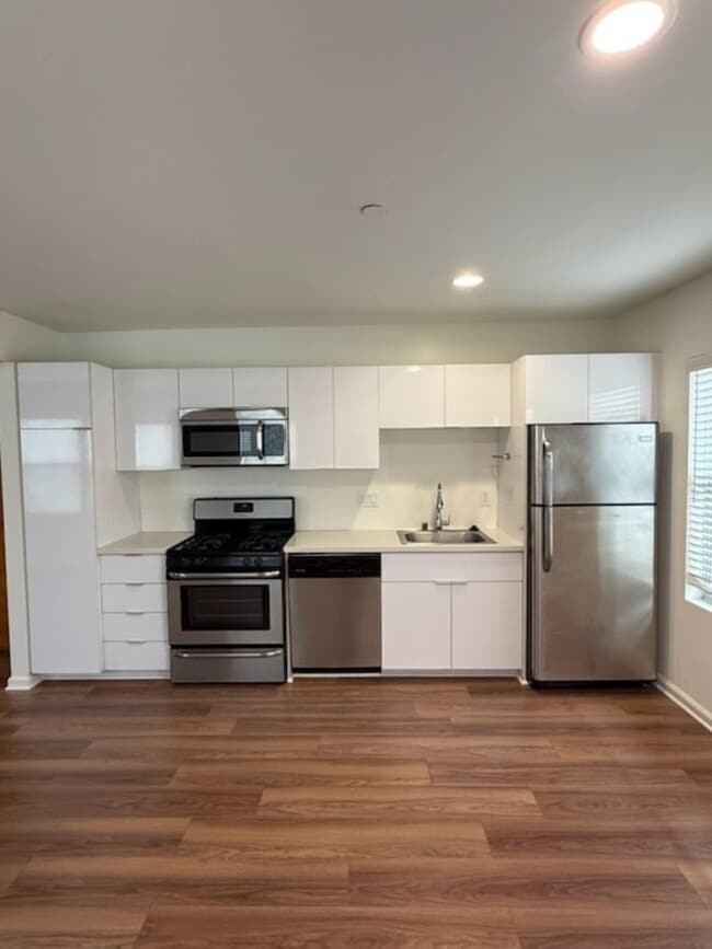 Interior Photo - 309 S. Berendo Avenue,