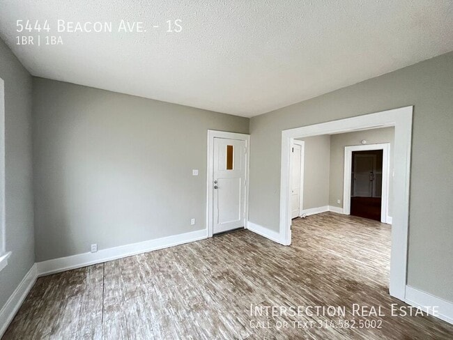 Building Photo - 5444 Beacon Ave