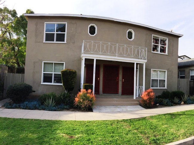 Exterior del edificio frontal - 1755 Silver Lake Blvd