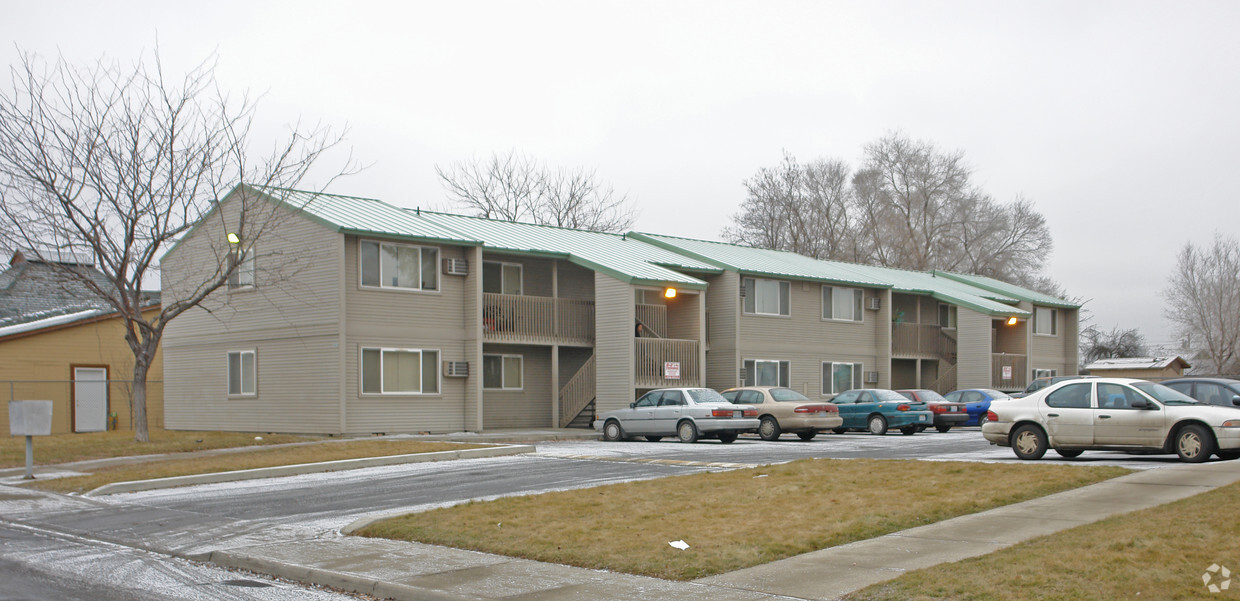 Primary Photo - Sierra Apartments