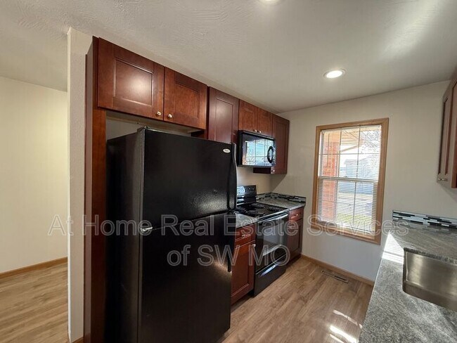 Foto del edificio - 2305 W Parkview Ave