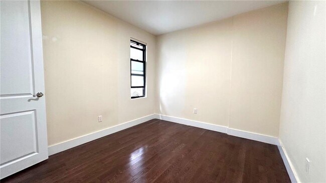 Building Photo - 2589 Ocean Ave