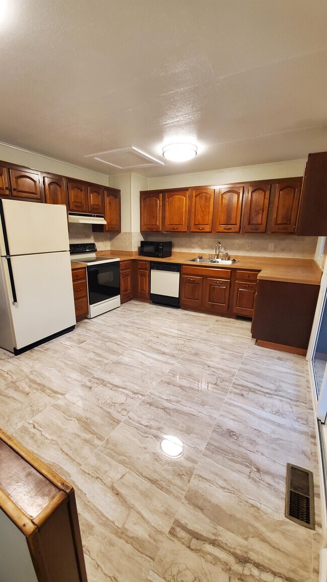 Foto del edificio - 2754 Daniels Dr