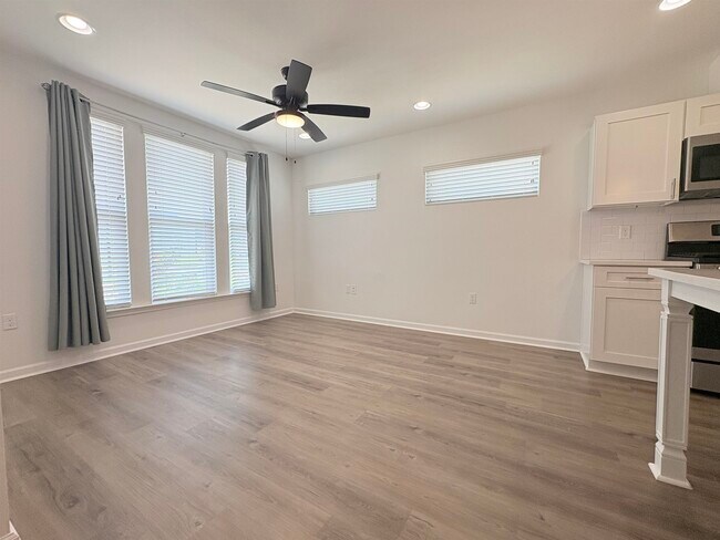 Foto del edificio - 3611 Meadow Vista Ln.