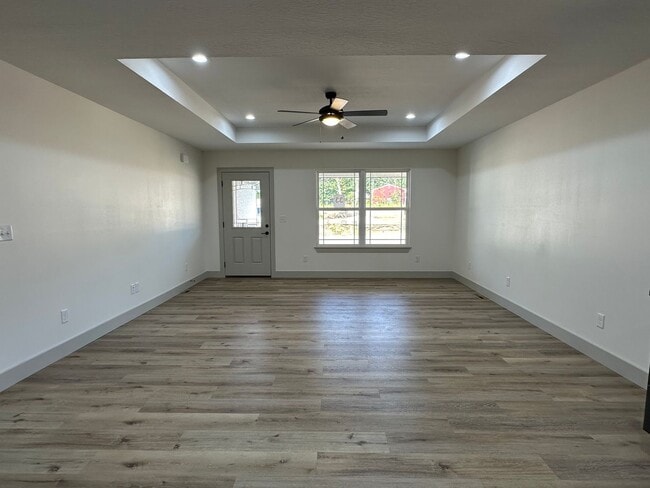 Building Photo - NEW CONSTRUCTION 5 Bed 3 Bath w/ Walk Out ...