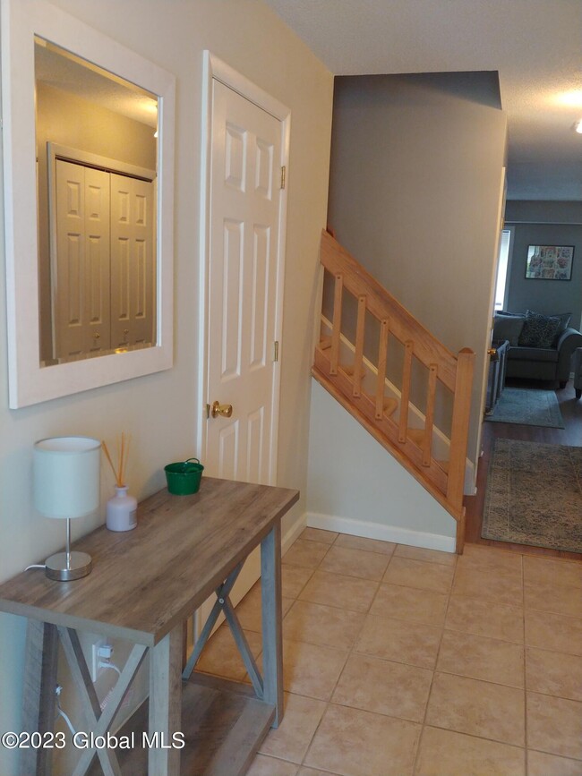 Building Photo - 82 Aqueduct Dr
