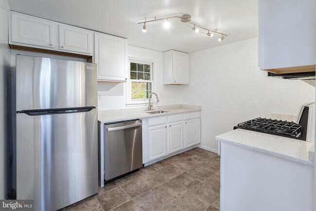 Building Photo - 3205 Berkley Ln