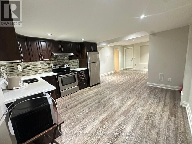 Photo du bâtiment - 163 Elmwood Ave