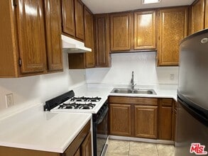 Building Photo - 955 Normandie Ave