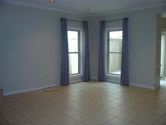 Foto del edificio - 6320 N 1st St
