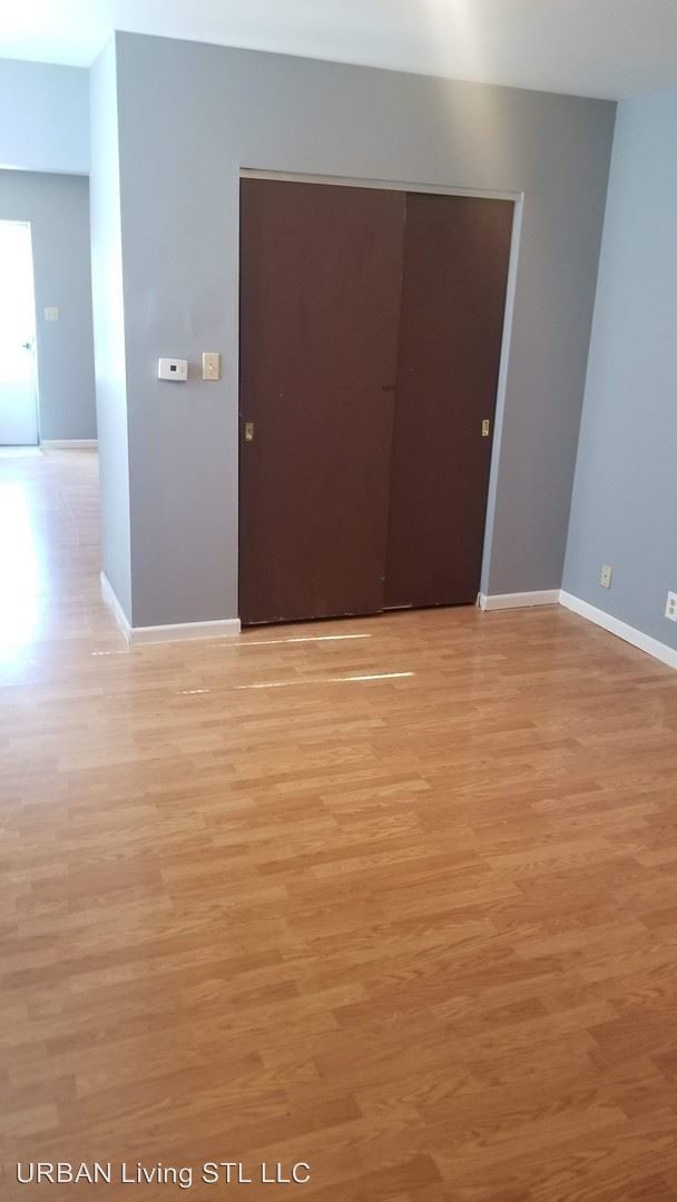 Foto del edificio - 207 E Schirmer St