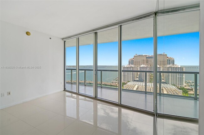 Building Photo - 495 Brickell Ave