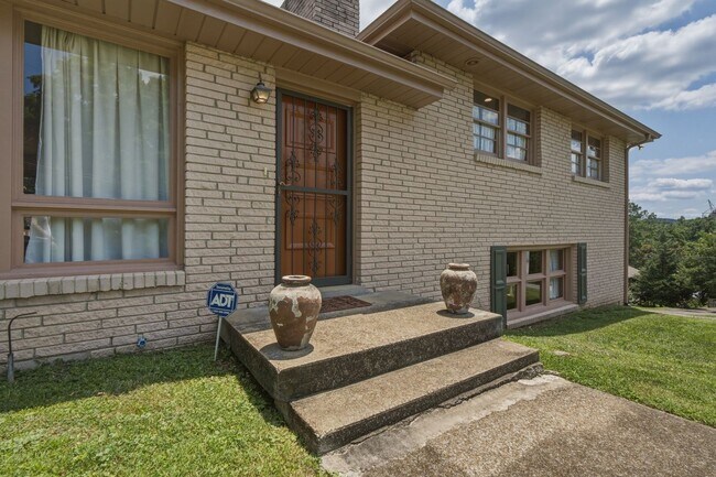 Foto del edificio - 5028 Danby Dr