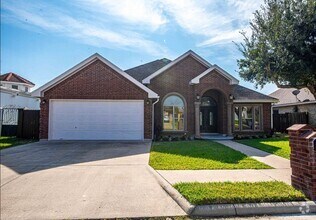 Building Photo - 1616 Sebastian Dr