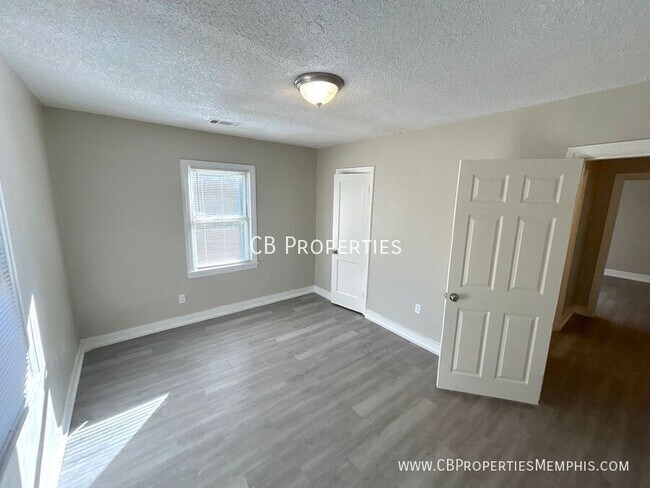 Foto del edificio - 1231 Pera Ave