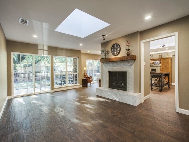 Foto del edificio - 15621 Terrace Lawn Cir