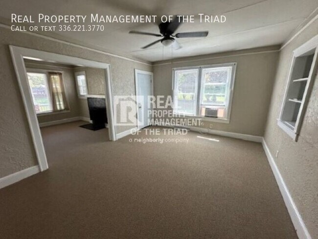 Building Photo - Adorable 2/1 home w/2 car detached garage