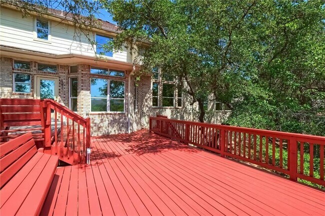 Building Photo - 9909 Pickfair Dr