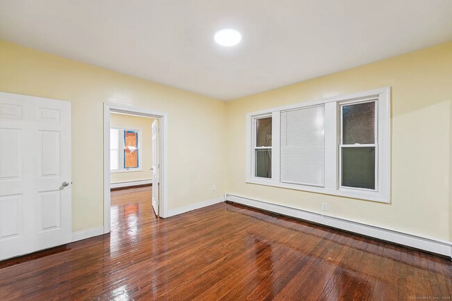 Living Room - 643 Garden St