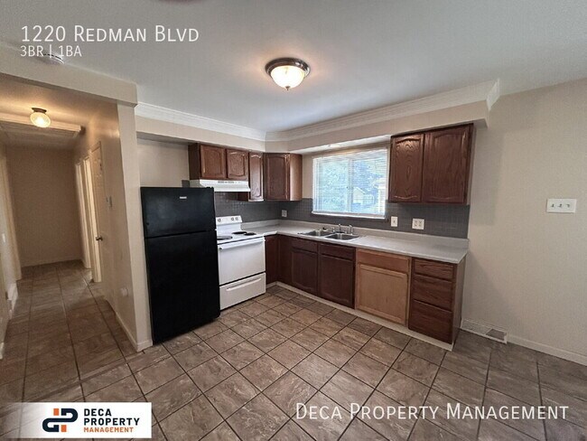 Foto del edificio - 1220 Redman Blvd