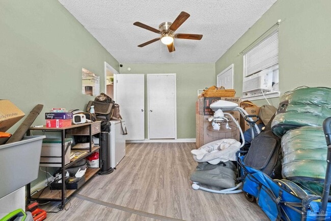 Building Photo - 6022 Syrcle Ave