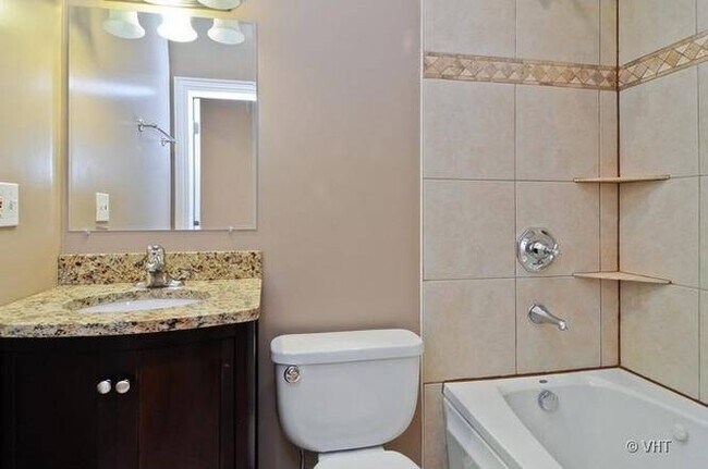 Bathroom - 1818 W Superior St