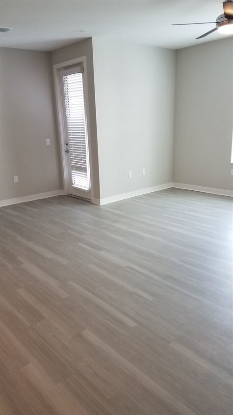 Foto del edificio - 933 N Orlando Ave