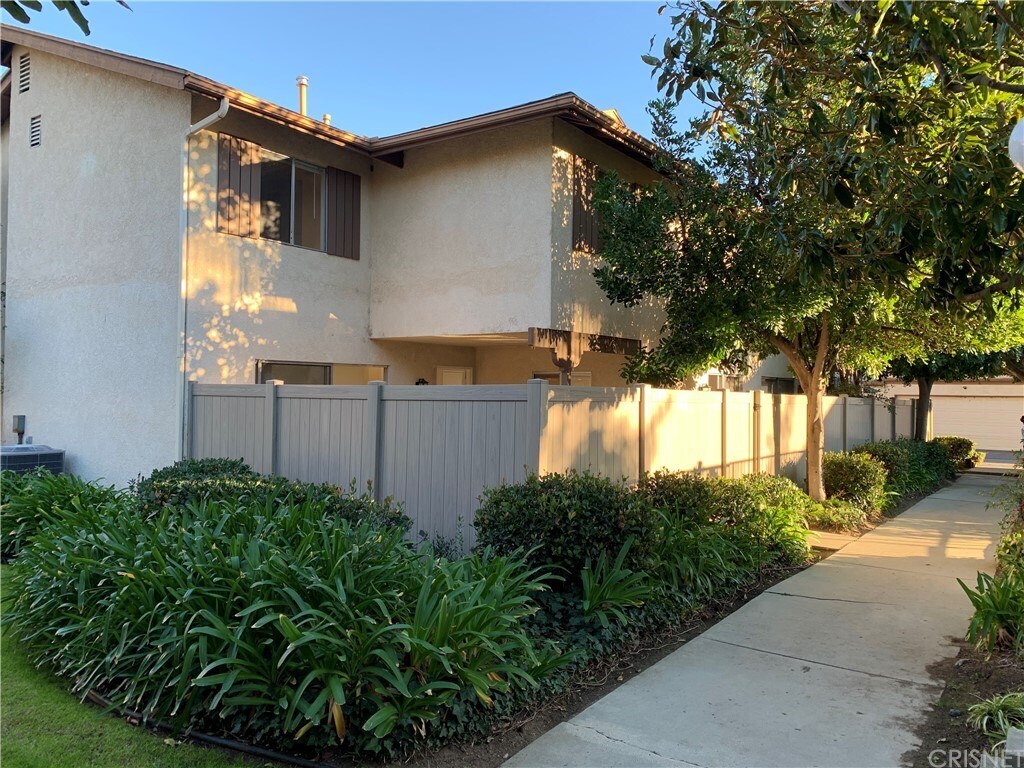 10341 Canoga Ave Unit 42, Los Angeles, CA 91311 Condo for Rent in Los