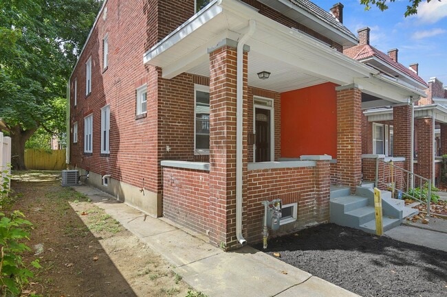 Foto del edificio - Charming 3 Bedroom 1.5 Bathroom Located in Uptown Harrisburg!