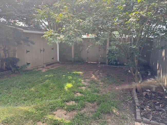 Building Photo - 126 Marshland Ln
