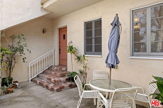 Foto del edificio - 436 Rexford Dr