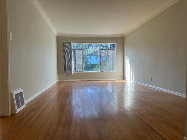 Building Photo - 4700 Los Feliz Blvd