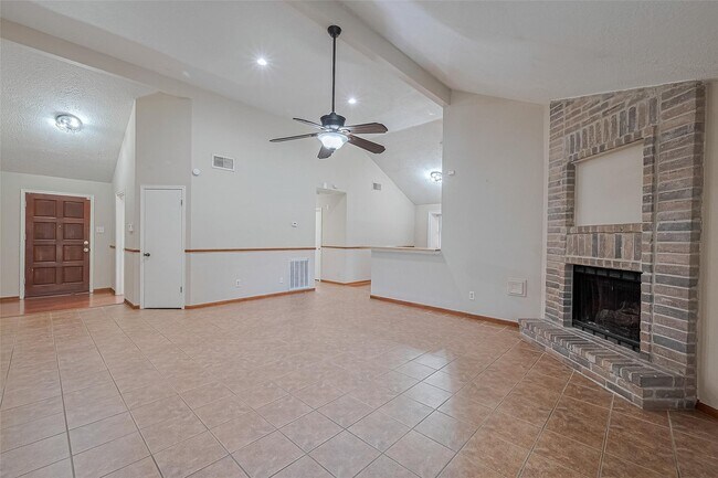 Foto del edificio - 6907 Yardley Dr