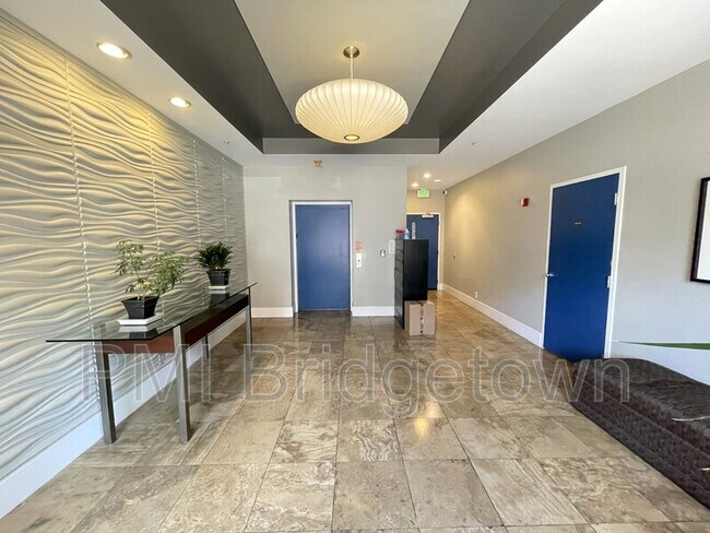 Foto del edificio - 618 NW 12th Ave