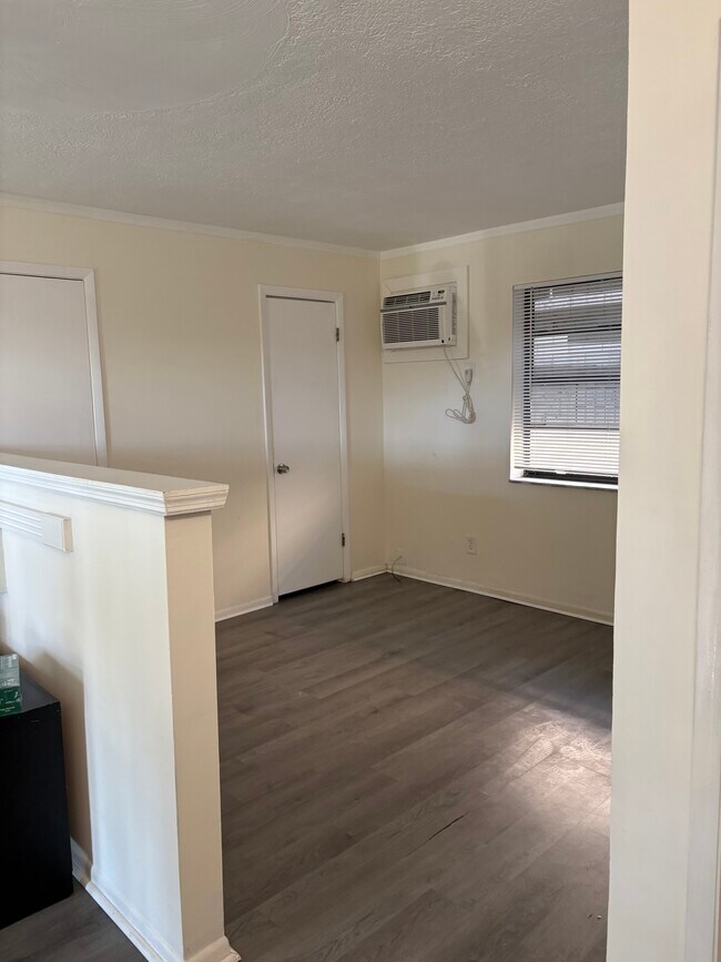 Foto del edificio - 1081 SE Monterey Rd