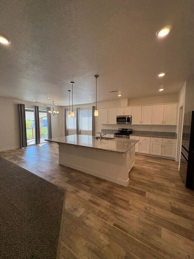 Foto del edificio - Spacious Four Bedroom off the Golf Course in Fernley