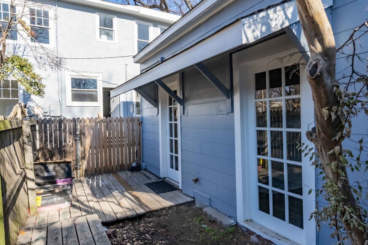 Foto principal - 1703 S Quaker Ave