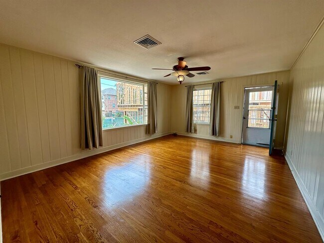 Foto del edificio - 914 W 21st St